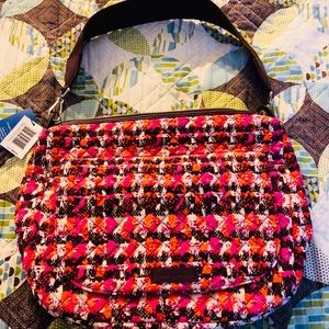 Gorgeous Vera Bradley Carson shoulder bag
